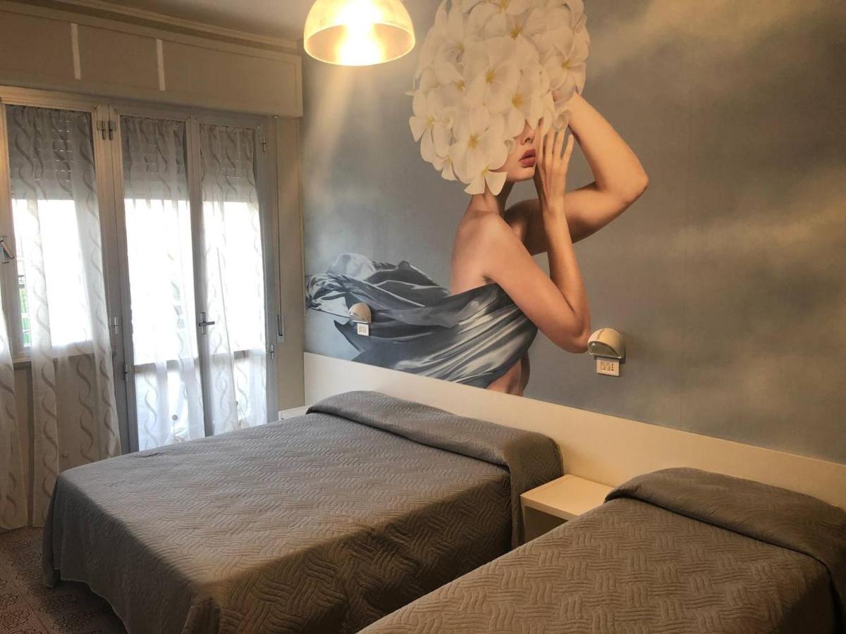 Hotel Wega Белларія-Іджеа-Марина Екстер'єр фото