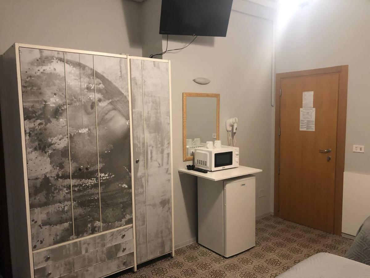 Hotel Wega Белларія-Іджеа-Марина Екстер'єр фото