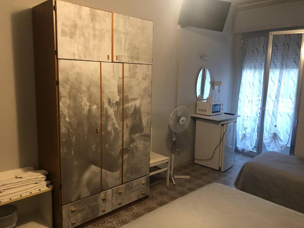 Hotel Wega Белларія-Іджеа-Марина Екстер'єр фото