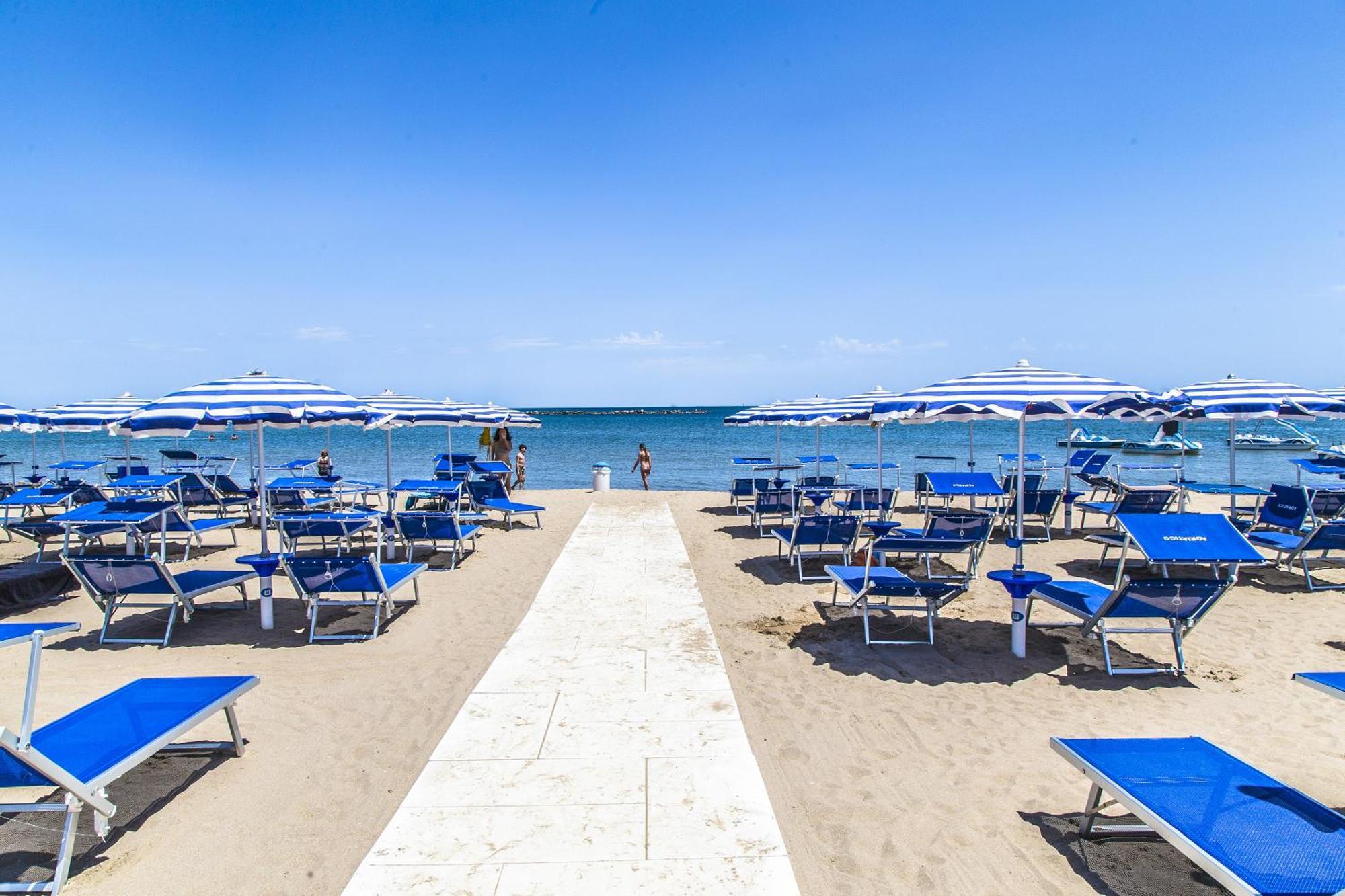 Hotel Wega Белларія-Іджеа-Марина Екстер'єр фото