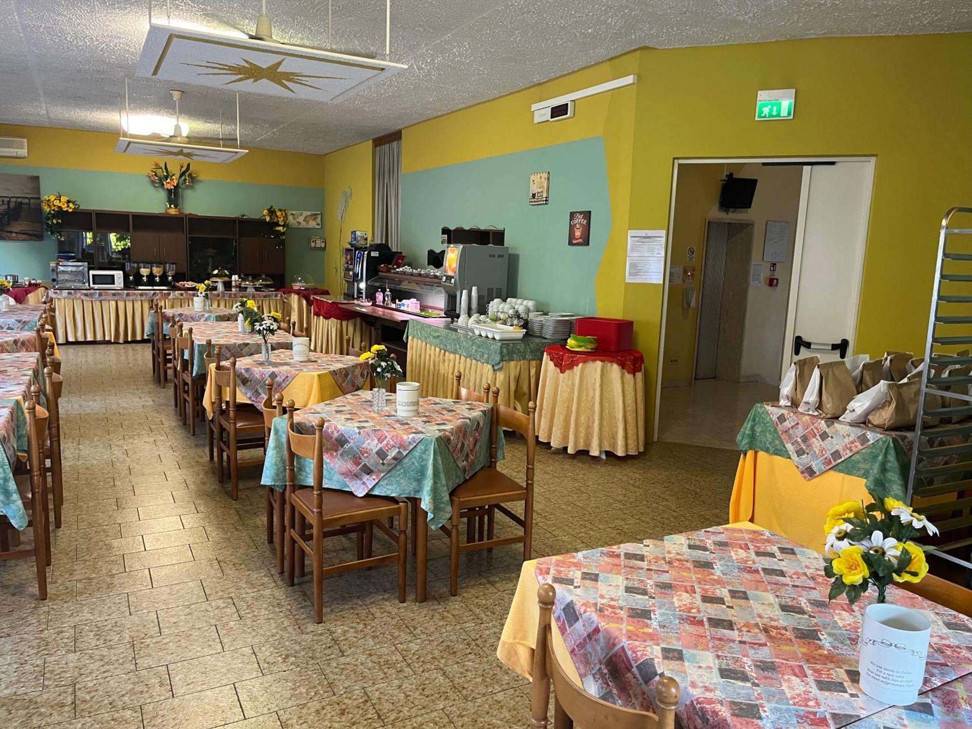Hotel Wega Белларія-Іджеа-Марина Екстер'єр фото