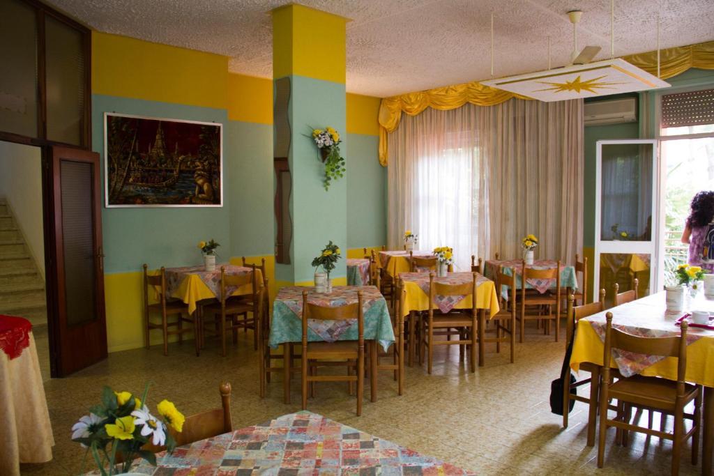 Hotel Wega Белларія-Іджеа-Марина Екстер'єр фото